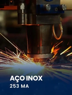 Processo de soldagem industrial em liga de aço inox 253 MA resistente a altas temperaturas.