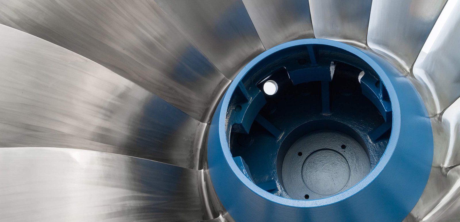 Aço inox para turbinas: como especificar materiais sujeitos à cavitação
